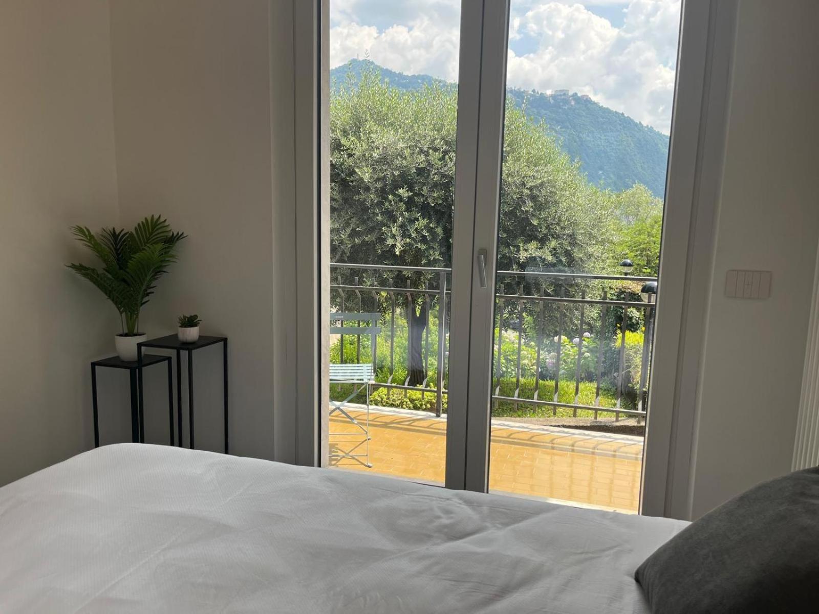 Casa Brumani โกโม ภายนอก รูปภาพ